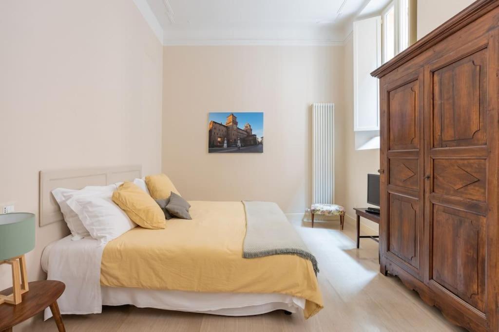 Palazzo Sabbioni Appartamento Lusso Due Camere Soggiorno Cucina Ferrara Exterior foto