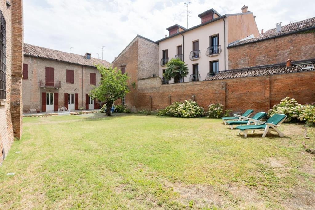 Palazzo Sabbioni Appartamento Lusso Due Camere Soggiorno Cucina Ferrara Exterior foto